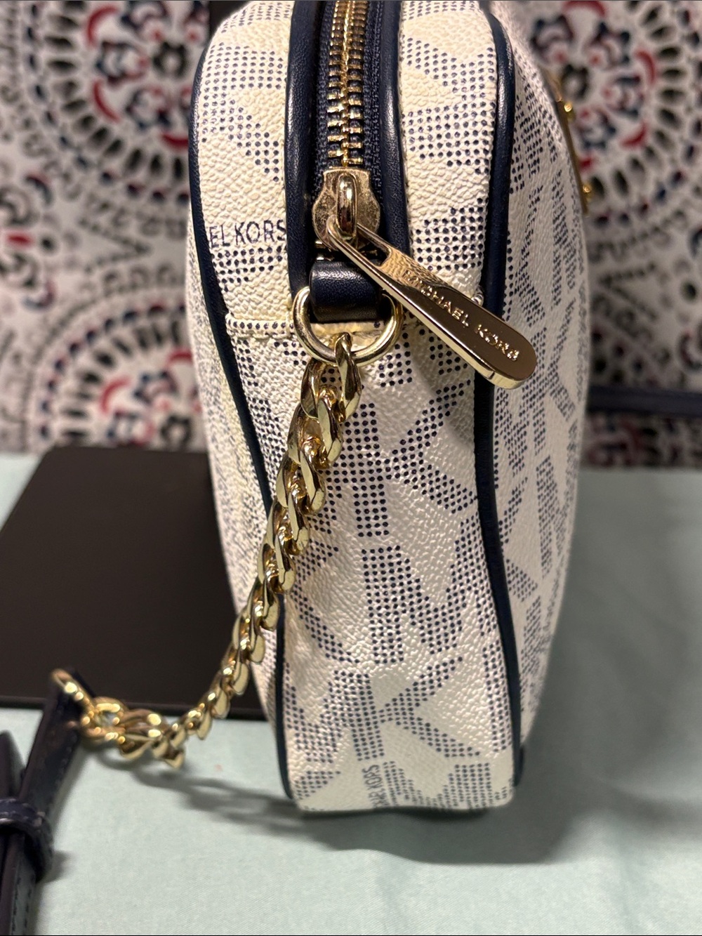 Michael Kors Jet Set Large East/West Crossbody (Navy/White) - Picture 3 of 12
